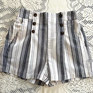 🍀Ci Sono High Waist Black and White Striped Shorts 🍀